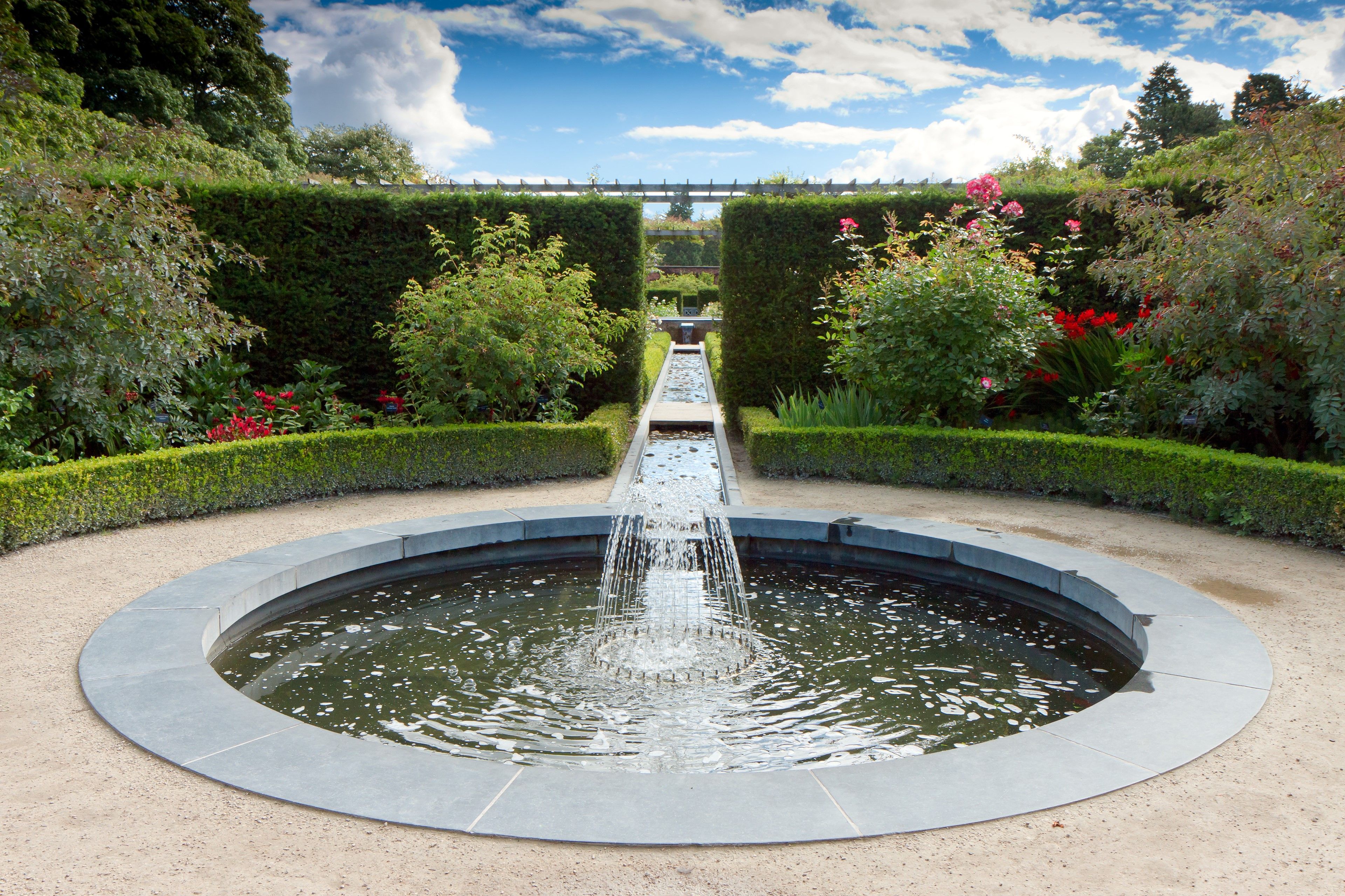Water feature in Alnwick Castle gardens