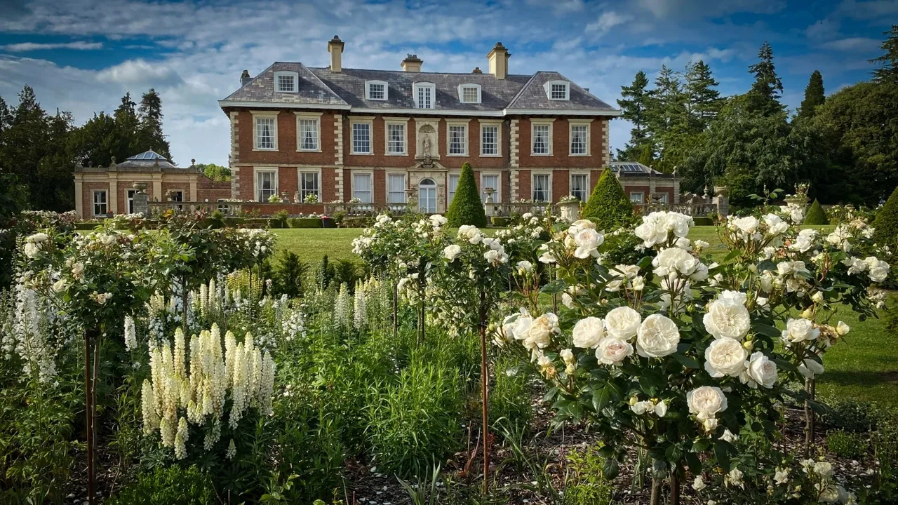 Hidden Gardens of the Cotswolds & The RHS Chelsea Flower Show