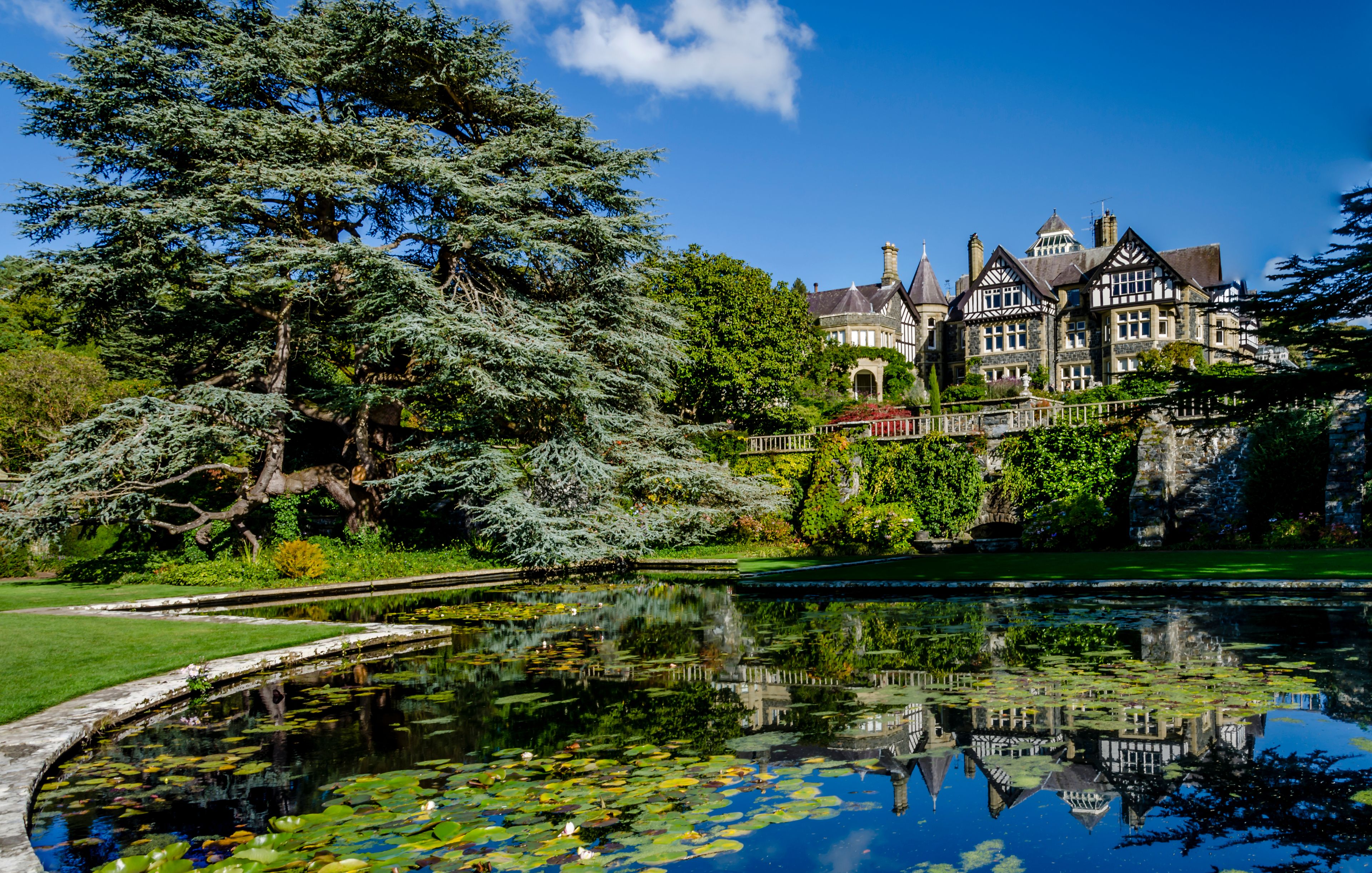 Grand Gardens of Wales with Tony Russell
